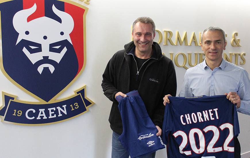 Joachim Chornet, patron de Pavillon Galaxie aux côtés d'Arnaud Tanguy lors de la signature du partenariat